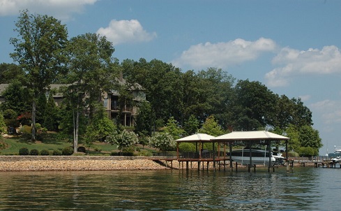 Top 15 Beautiful Lakes in and Near Charlotte North Carolina